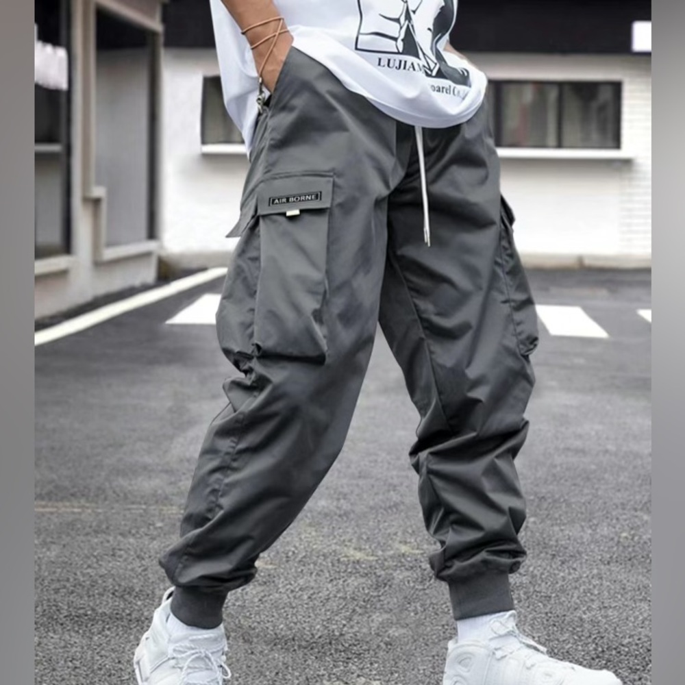 Size L men’s cargos